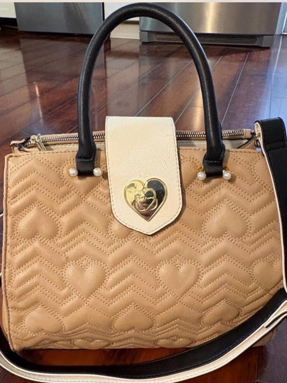 Beautiful Betsy johnson bag final price